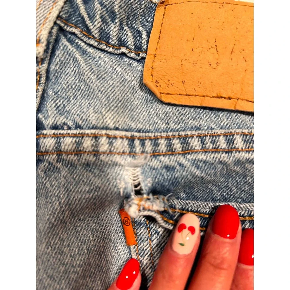 Vintage Levis 560 Orange Tab Loose Fit Tapered Leg Light Wash Jeans 36x30